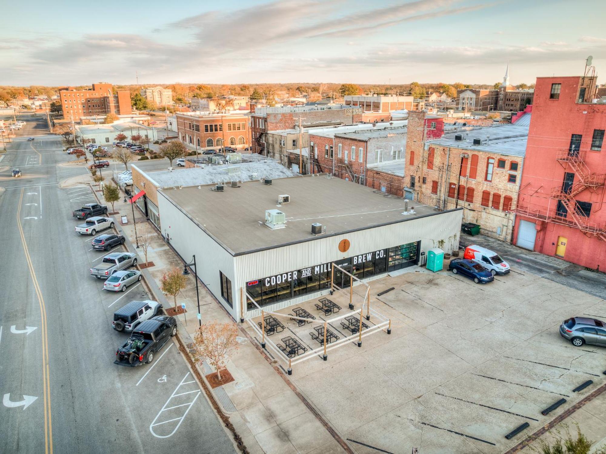 Deluxe Studio In Historic Downtown Building! バートルズビル エクステリア 写真